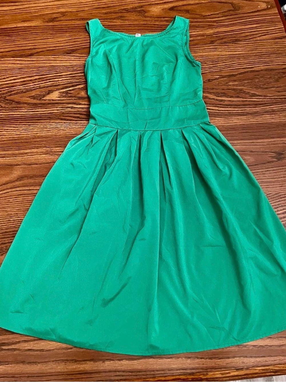 Emerald Green Sleeveless Fit-and-Flare Dress